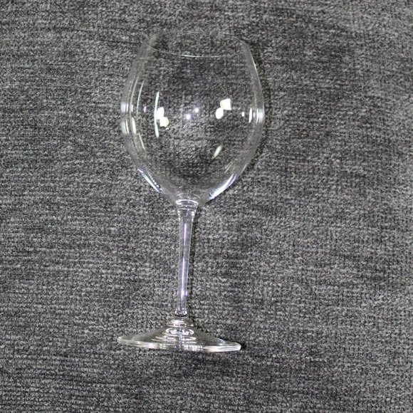Riedel Large Wine Glass - Picture 2 of 9